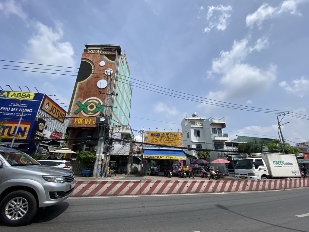 SIÊU HIẾM, CHỈ 9.3 TỶ SỞ HỮU NGAY NHÀ NGANG 5.7 , MẶT TIỀN  HUỲNH TẤN PHÁT, QUẬN 7, DÒNG TIỀN 600 TRIỆU/ NĂM